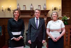 She is a member of the people's party for freedom and democracy (vvd). Bundesrat Ø¹Ù„Ù‰ ØªÙˆÙŠØªØ± In Den Haag Traf Bundesratsprasident Daniel Gunther Heute Seine Amtskollegin Ankie Broekers Knol Vorsitzende Der Ersten Kammer Der Generalstaaten Und Ockje Tellegen Stellvertretende Vorsitzende Der Zweiten Kammer Der