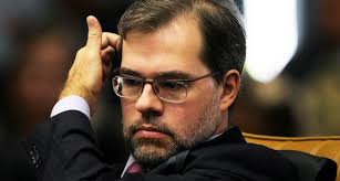 Gurgel ainda examina se vai pedir que Toffoli não julgue o mensalão