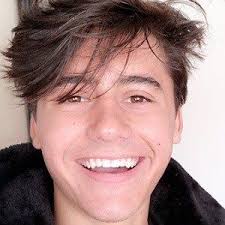 História Maybe you are my favorite person -Ethan Diaz-