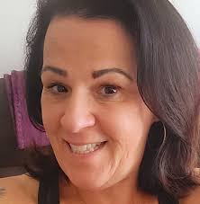 After a few hours of hiking, forget the views (just kidding)—nothing makes  me smile more than spotting the parking lot and toilet 🤭🚗🚻 Diamond Lake  trail-5.4mile out & back with 1200+elevation gain.