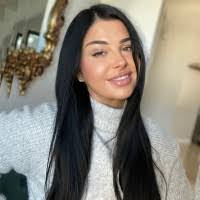 Krista Crews's Instagram, Twitter & Facebook