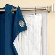 Another Temporary Option For The Colder Months Of The Year Is To Use Curtain Clips To Hang A Thick Insulation Behind Summery Curtains Avec Images Pince Rideau