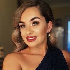 Leanne Purcell's Instagram, Twitter & Facebook