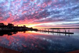 Bandon (/ˈbændən/) is a city in coos county, oregon, united states, on the south side of the mouth of the coquille river. Bandon Oregon A Stunning Sunset Tonight In Bandon Facebook