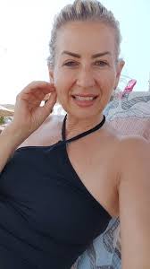 Bir yarışta, Kenya'yı temsil eden atlet Abel Mutai, bitiş çizgisinden  sadece birkaç metre ötedeydi, ancak yarışı tamamladığını düşündü koşmayı  bıraktı. İspanyol atlet Ivan Fernandez tam arkasındaydı ve neler olduğunu  fark etti, koşmaya