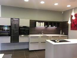 Inspiration cuisine moderne, équipée, avec bar ou ilot, laquée ou mate trouver mon magasin ma liste de souhaits se rendre sur but.fr Cuisine Moderne Au Design Chic Et Minimaliste Minimalistisch Kuche Le Havre Von Selune Cuisines Houzz