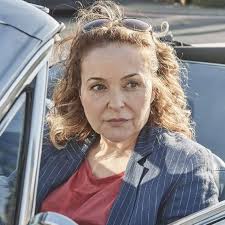 Julia Sawalha lands Vera role as viewers 'can't deal' with 90s TV icon's  Geordie accent