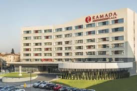 Romanescu'nun girişimiyle fransız mimar émile rendont tarafından tasarlandı. Ramada Plaza Craiova Craiova Updated 2021 Prices