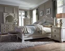 فرصة التخفيضات والعروض الرمضانية في مفروشات العصفور والتي تصل 40 القطيف اليوم