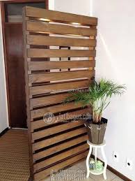 Biasanya tergantung pada mode dan juga bahan yang digunakan. Jual Penyekat Ruangan Minimalis Jati Harga Murah