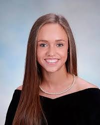 Adele Beasley's Instagram, Twitter & Facebook