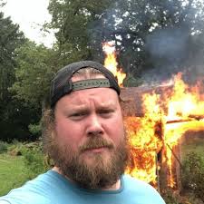 I’ll get the hang of #buildingthings #saunabuilding #sauna #repurpose  #outhouse #imwhere #delaware