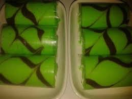 Bolu gulung mini rainbow ini sesuai dengan namanya sangat mudah untuk kita buat karena proses pembuatannya sangat sederhana. 14 Resep Sederhana Untuk Bolu Gulung Mini Craftlog Indonesia