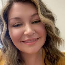 Darlene Shelley's Instagram, Twitter & Facebook