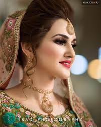 Gorgeous Nikkah Bride Credits Somi Naqvi Captured By Ibad Photography Pak Cheers Comi Pakistani Bridal Makeup Hairstyles Bridal Makeup Looks Bridal Makeover