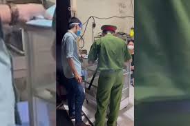 Hai ông đào công thiên, cựu phó chủ tịch ubnd tỉnh và ông võ tấn thái, cựu giám đốc sở tài nguyên và môi trường tỉnh. La3e Ilcx8i3rm
