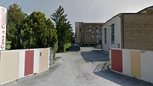 The case a colori are not just hotels but comfy homes and vital community. Protesta Di Immigrati Alla Casa A Colori Di Padova