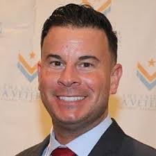 Michael Pett's Instagram, Twitter & Facebook