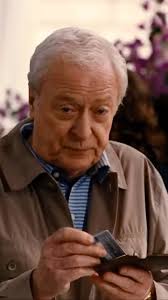 Her zaman gördüğünüz o sahnenin orijinali, Bir Kahve Molası: Alfred’in  Hayali Gerçekleşiyor , “The Dark Knight Rises” filminde Alfred’in (Michael  Caine) Bruce Wayne’i (Christian Bale) Floransa’da bir ...