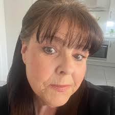 Unfortunately the lady that does my spray tan has had to cancel, any  recommendations please? Need it done