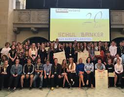 Bienvenue chez / welkom bij deutsche bank. Bankenplanspiel Schul Banker Gewinnen Schulerteams Aus Donauworth Soest Und Mannheim Bankenverband