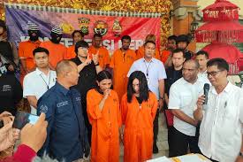 Layani Bule di Kuta, Waria Tiara dan Fey Chan Curi Kartu Kredit Buat Beli  Iphone