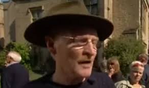 Antiques Roadshow expert blown away by Royal Wedding plate