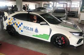 Sebagaimana mpv rasmi pasukan polis, honda civic type r ini turut menerima layangan liveri polis selain logo eyewatch di bahagian sisi, lampu beacon serta peralatan komunikasi standard. Cops In Malaysia Looking At Honda Civic Type R Pursuit Cars Auto News