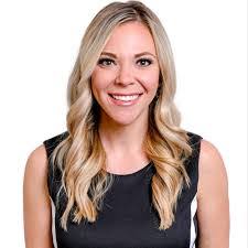 Amanda Cavender's Instagram, Twitter & Facebook