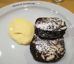 Unisci il liquore e lo zucchero. Salame Al Cioccolato Con Crema Di Mascarpone Picture Of Hostaria Savonarola Ferrara Tripadvisor