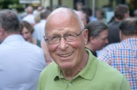 Palmer wuchs in geradstetten auf und ist ein sohn des obstbauern helmut palmer. Wer Hat Sich Besser Geschlagen Werner Spec Rechts Oder Matthias Knecht Stuttgarter Nachrichten
