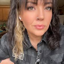 Yes I do love my salad served with broth 🤣 and to be honest I can't get  enough of it 😅