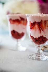 Red Velvet Strawberry Mousse Verrines Art De Fete Recipe Dessert Recipes Mousse Dessert Strawberry Mousse