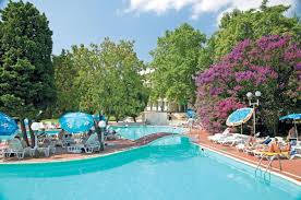 Oferta de cazare all inclusive cuprinde camere spatioase, personal serviabil si un mic centru spa. Oferte Hotel Lebed Sf Constantin Si Elena Bulgaria
