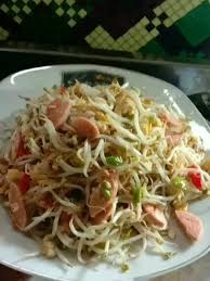 3 buah oyong yang muda dan panjang 2 sdm minyak sayur 2 siung bawang putih, cincang halus 50 g udang kupas, potong kasar 50 g wortel, iris tipis 5 buah cabai rawit merah, iris kasar 2 sdm. Resep Tumis Toge Diet Enak Bahagia Dan Menyenangkan