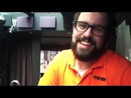 Matt Bittner: El hombre cuya voz logrará confundir tu mente