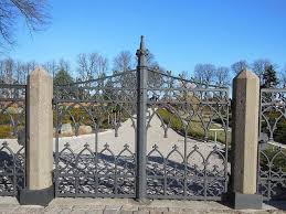 Aside From The Iron Door S Durability And Sturdiness It Also Has This Classy And Elegant Vibe High Quality Iron Doo Wrought Iron Gates Gate Images Iron Gates