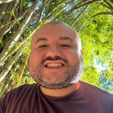 O presidente da República sancionou a Lei 14.151, que garante regime de  teletrabalho às trabalhadoras gestantes durante a pandemia de covid-19 sem  redução de salário. Saiba mais: https://bit.ly/2QklPPa