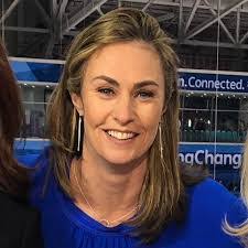 Donna Bender's Instagram, Twitter & Facebook