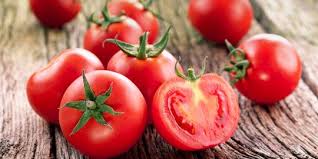 Jus sayur tomat merupakan antiseptik alami yang dapat mencegah diare maupun infeksi kandungan vitamin c dalam tomat setara dengan buah jeruk, yaitu sekitar 34 mg/100 gram bahan. 20 Manfaat Makan Tomat Tiap Hari Untuk Kesehatan Beserta Cara Konsumsi Yang Tepat Merdeka Com