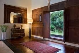 Bagian interior rumah jawa klasik biasanya tidak menggunakan enternit sebagai penutup atap yang utama. 8 Interior Rumah Klasik Jawa Paling Menawan Rumahlia Com