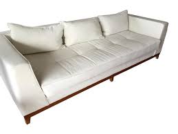 Beyaz Uzun Uclu Kanepe Kanepeler