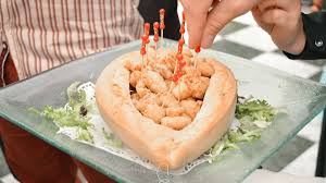 Resultado de búsqueda de canapes de caviar. Trucos Para Ser Un Experto Caza Canapes De Boda Catering El Cine