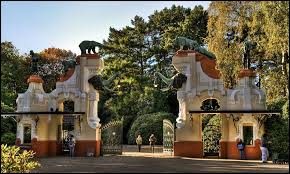 Hagenbeck Tierpark Hamburg Europapassage Europapassagehamburg Moin Welovehh Typischhamburch Top Place Places Visit Germany