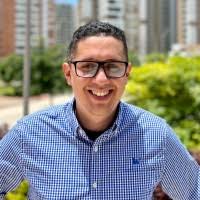 50+ perfiles de «Rafael Lora»