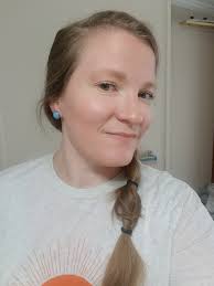 I am straight up LOVEING these earrings! They are comfortable, not heavy,  and don't feel cheap! Katy was so sweet and helpful and I 10/10 recommend  buying her wonderfully made jewelry!