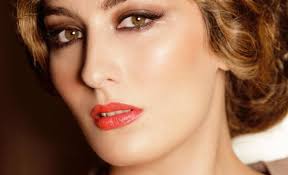 Patatas paja fritas, huevo poché, langostinos y jamón, de Víctor Hugo Tello  (Chef del Parador de La Granja)