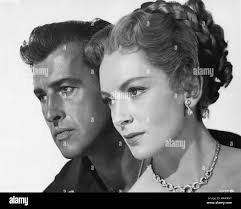 Flavia Lewis's Instagram, Twitter & Facebook