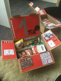 Alle jahre wieder brauchen wir geschenke zum jahrestag. 18 Erster Jahrestag Ideen Jahrestag Geschenk Fur Ihn Valentinstag Geschenk Fur Ihn Geschenk Fur Freund