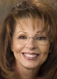 Maxine Quinn's Instagram, Twitter & Facebook